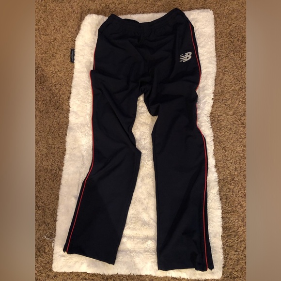 New balance, track pants, Size Medium zipper legs EUC - Picture 2 of 16
